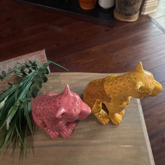 Yellow and Pink 10 Inch Ceramic Leopard Figurines. - Picture 2 of 8